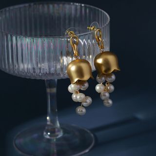 Wind Bell Long Pearl Earrings