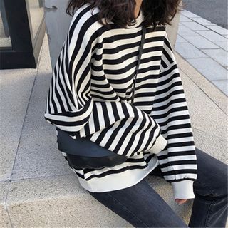 Striped Retro Long-Sleeved Sweater