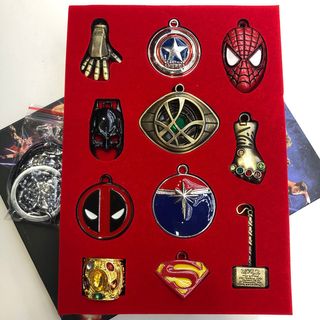 Marvel & DC Keychain Pendant Box Set