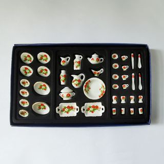 Miniature ceramic tableware set