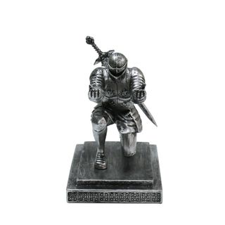 Soldier knight pen holder
