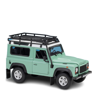 WELLY 1: 24 Land Rover Defender Diecast Model